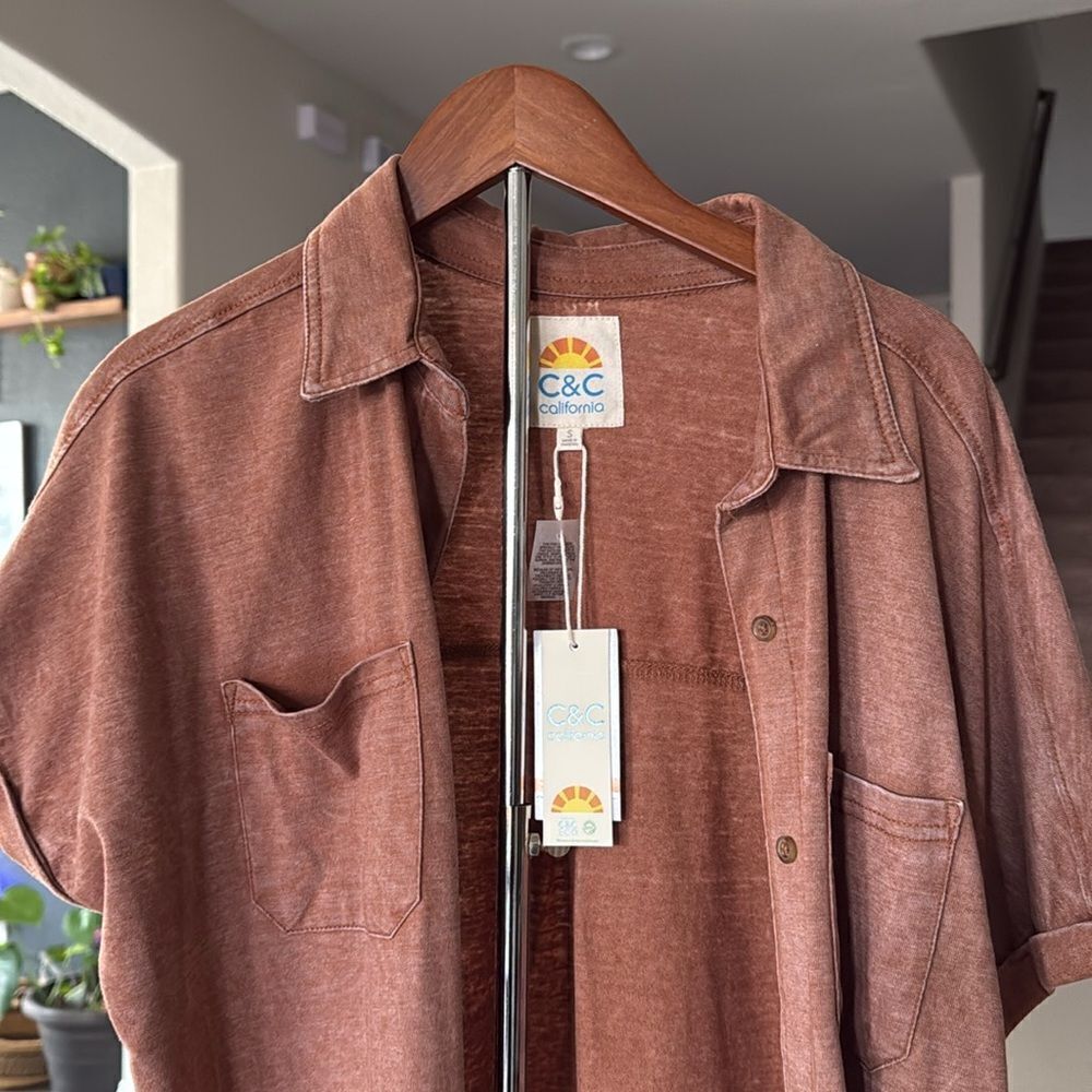 NWT C & C Collar Button Down S Earthy Casual Shirt in Rust Short Sleeve - Picture 3 of 7
